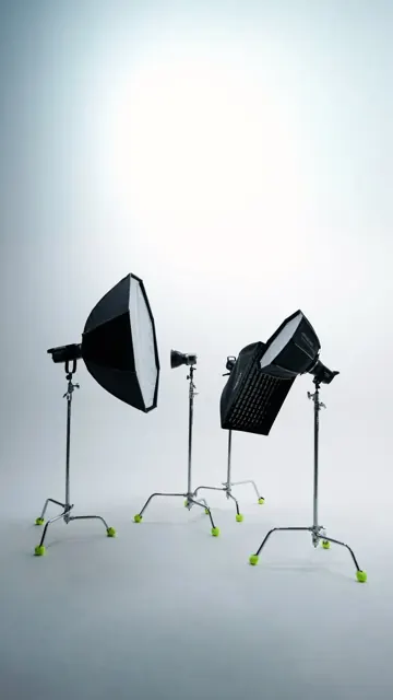 Leuchten mit Softboxen auf C-Stands